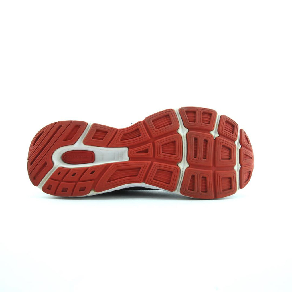 NEW BALANCE 680V5