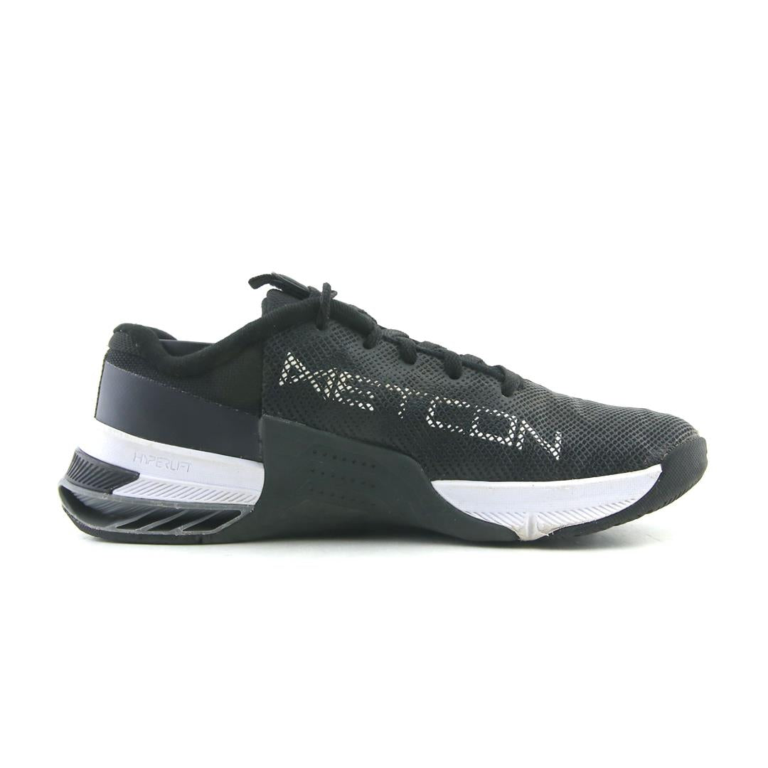 NIKE  METCON 8