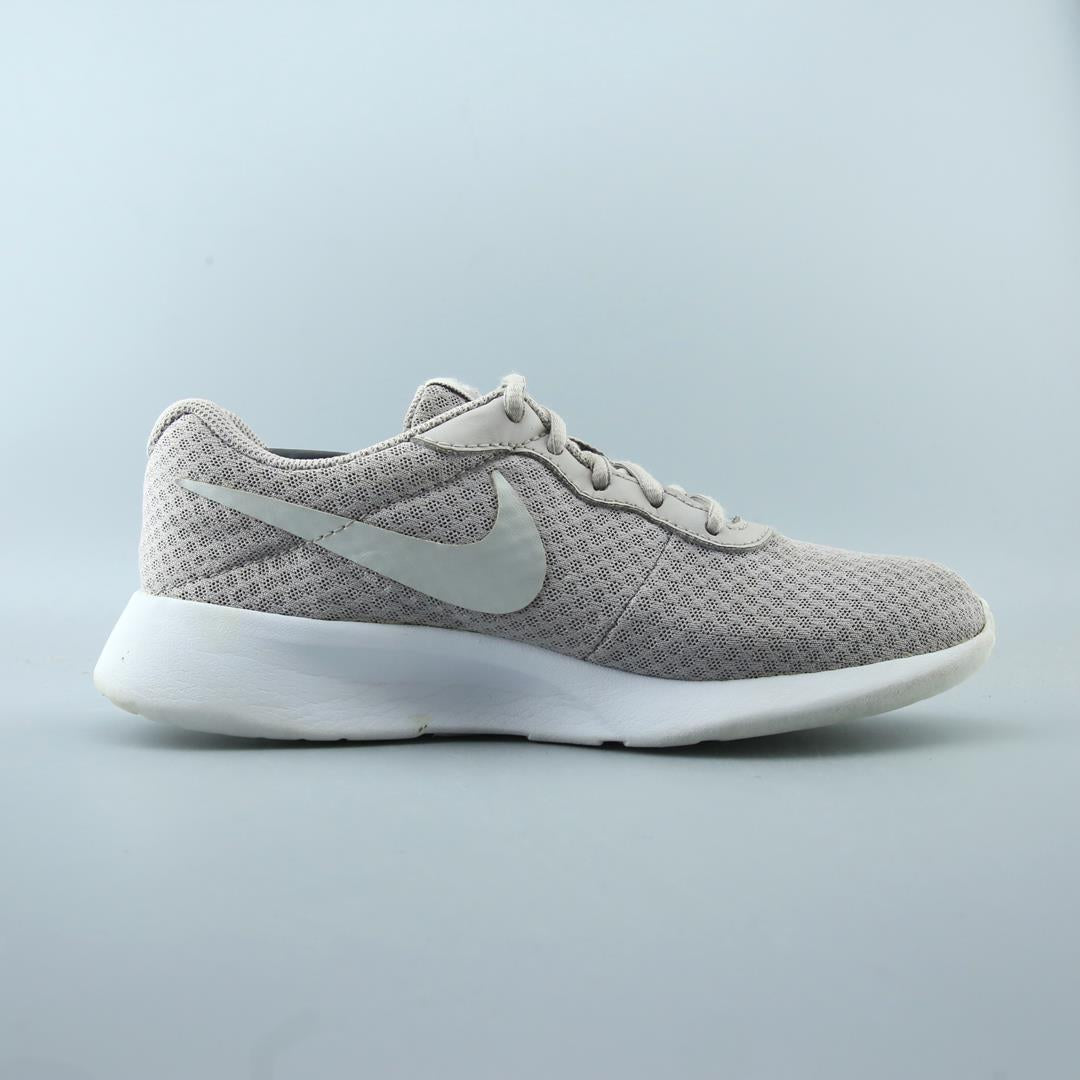 NIKE TANJUN