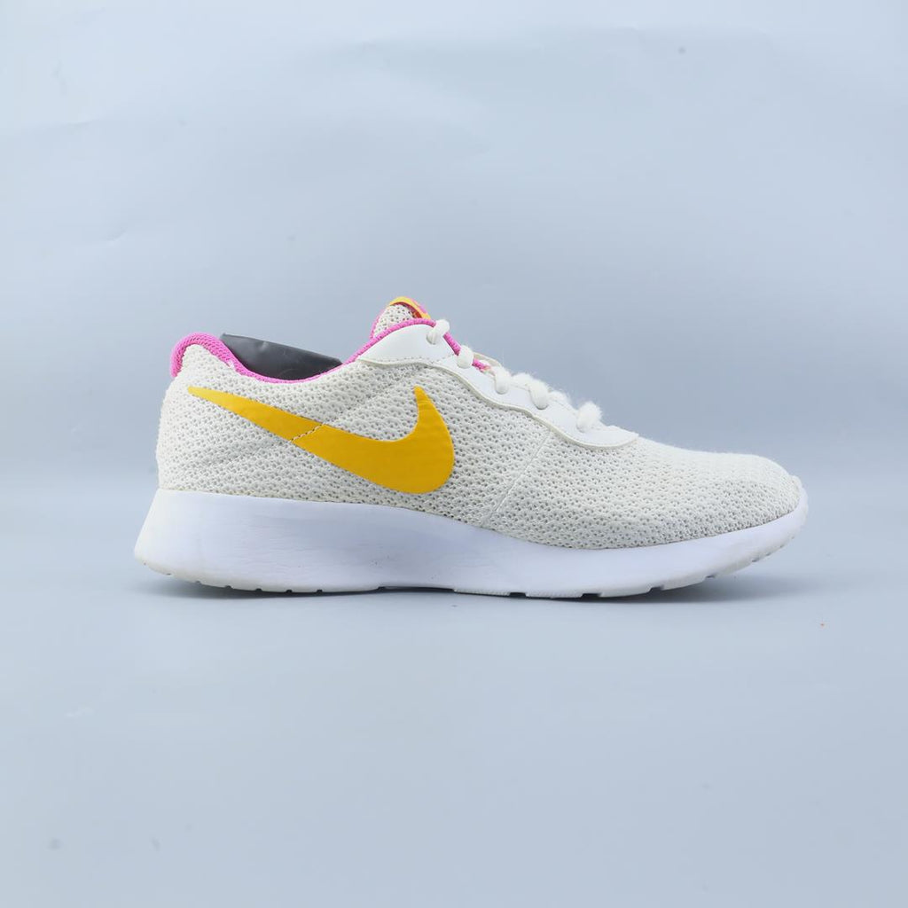 NIKE TANJUN