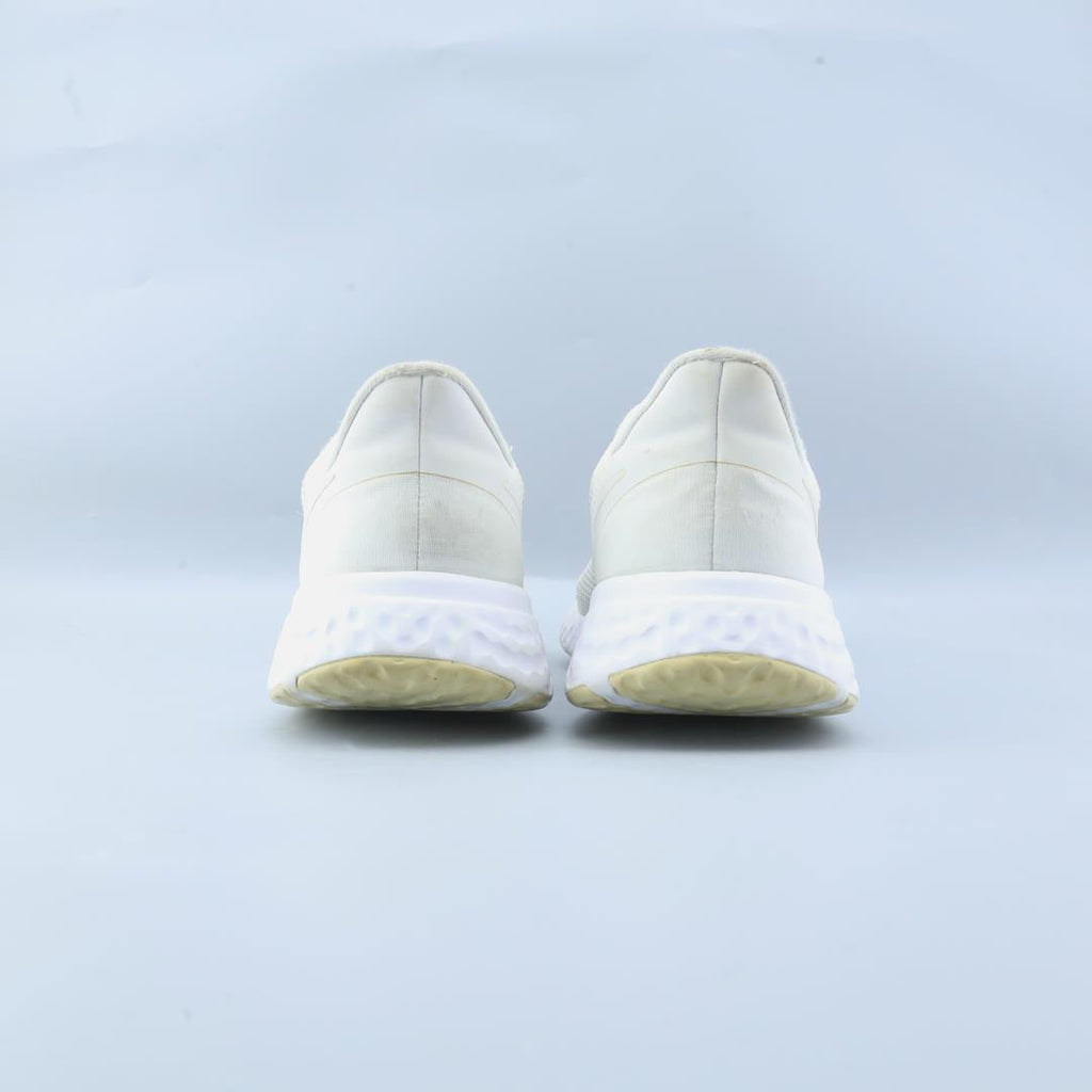 NIKE REVOLUTION 5