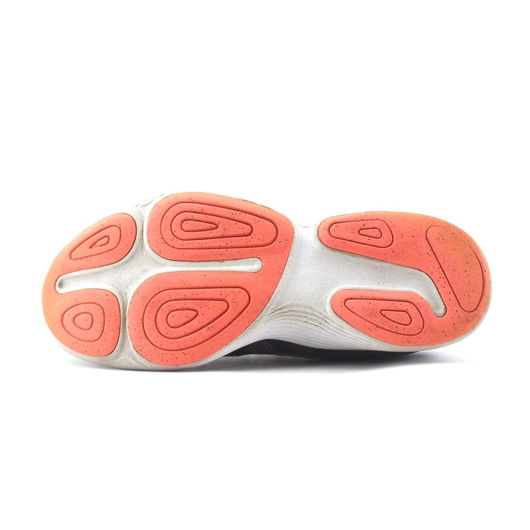 NIKE REVOLUTION 4