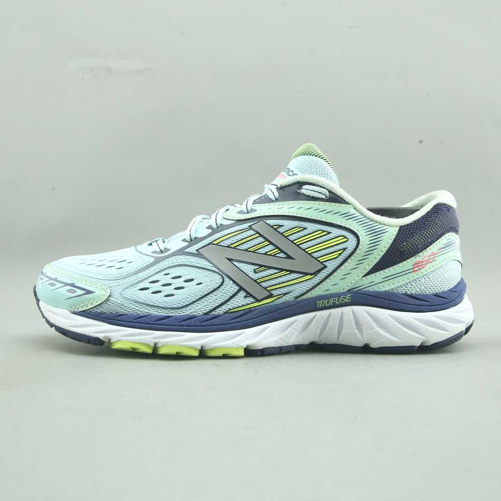 NEW BALANCE 860V7