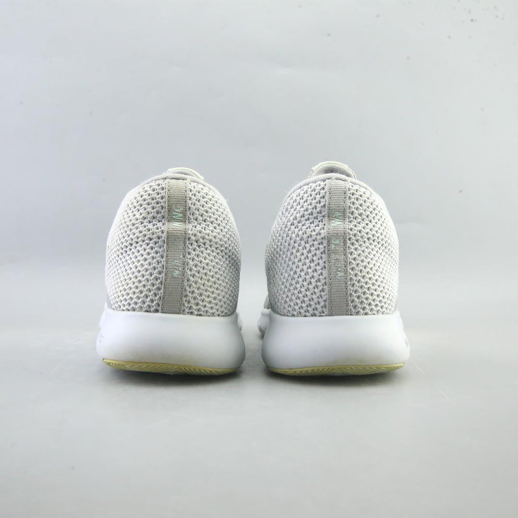 NIKE  FLEX TR8