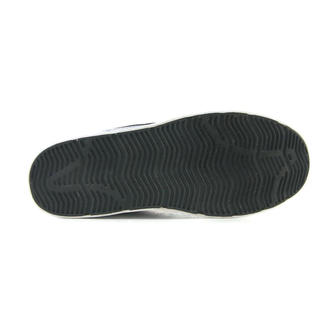 NIKE  RUCKUS LOW TOP