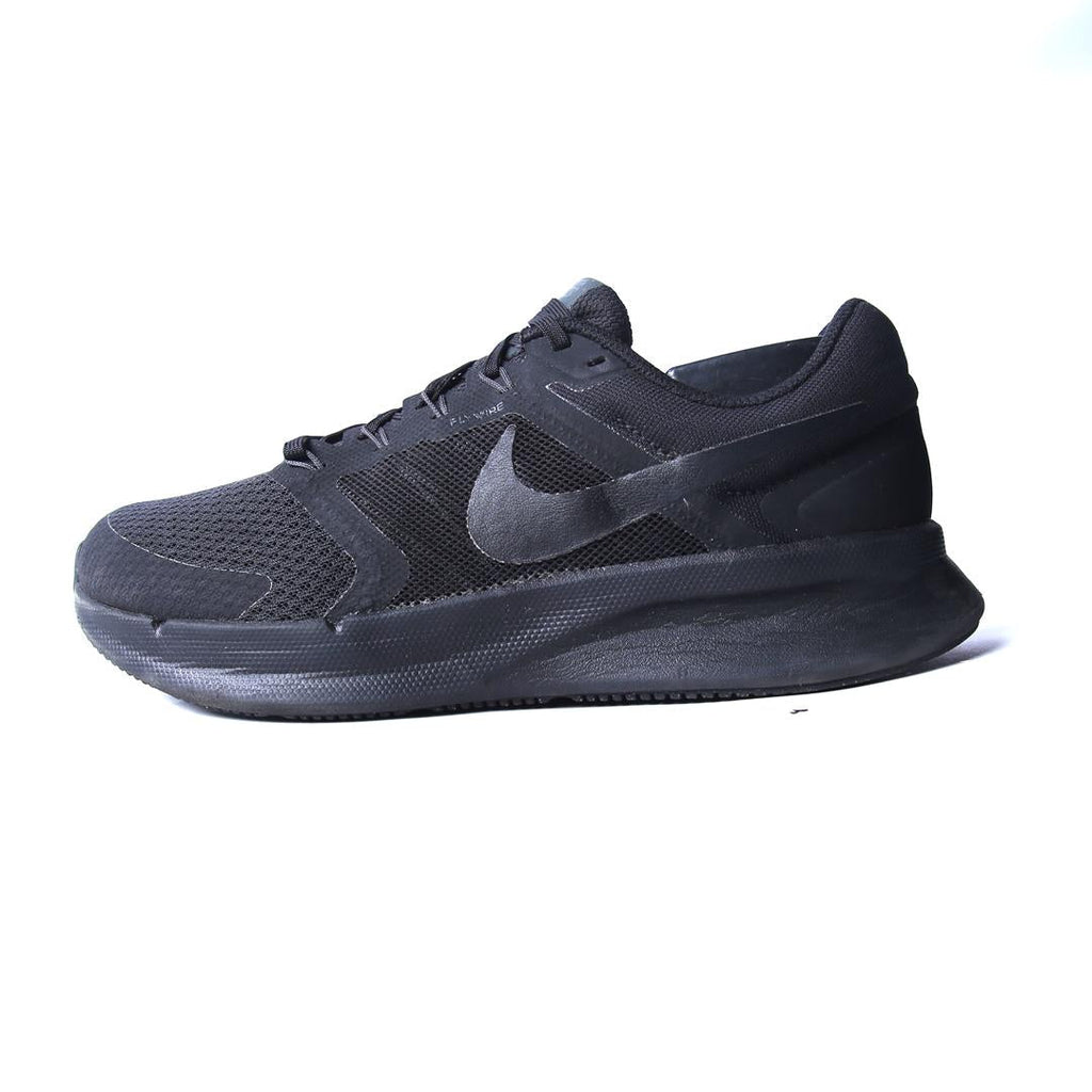 NIKE  RUN SWIFT 3