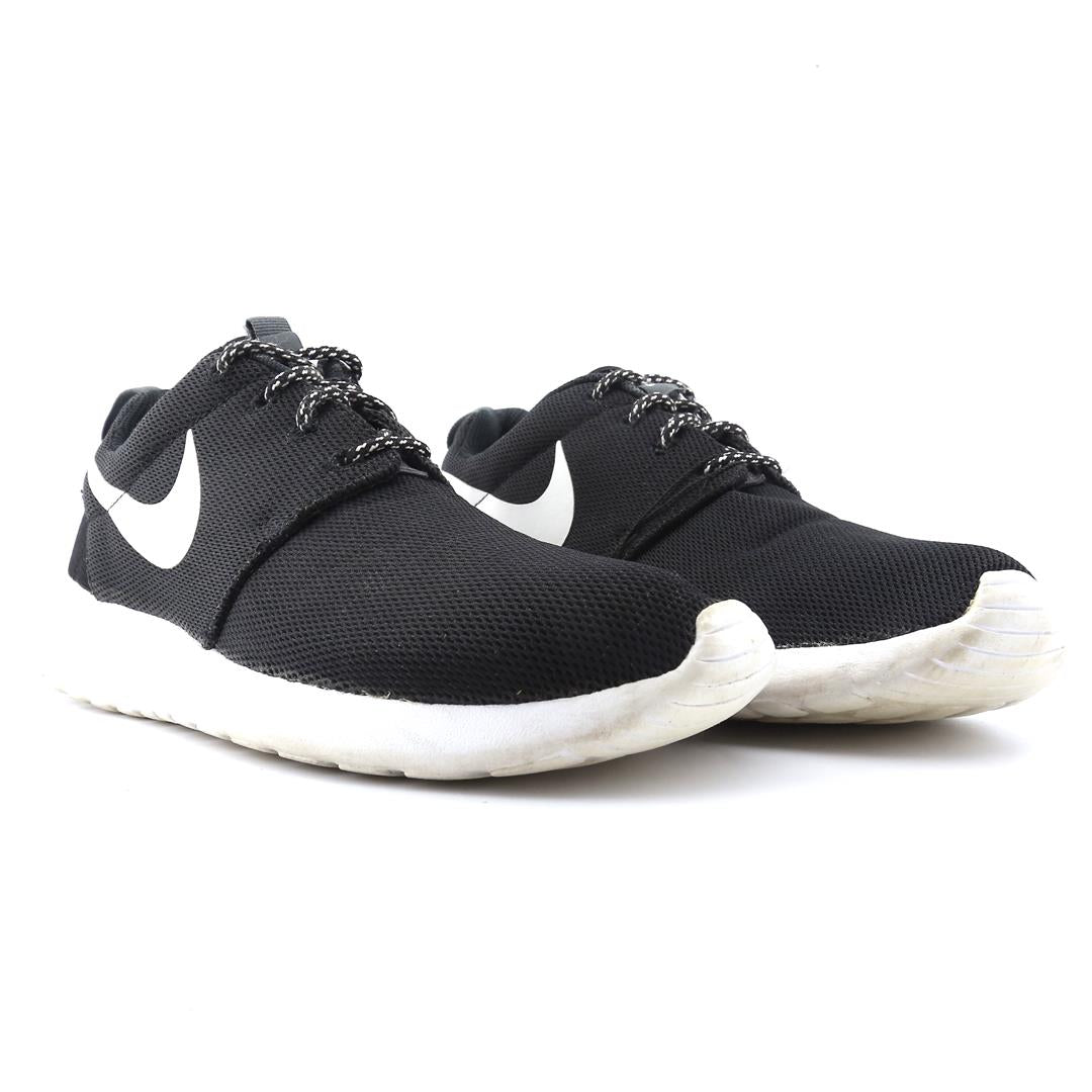 NIKE  ROSHE ONE
