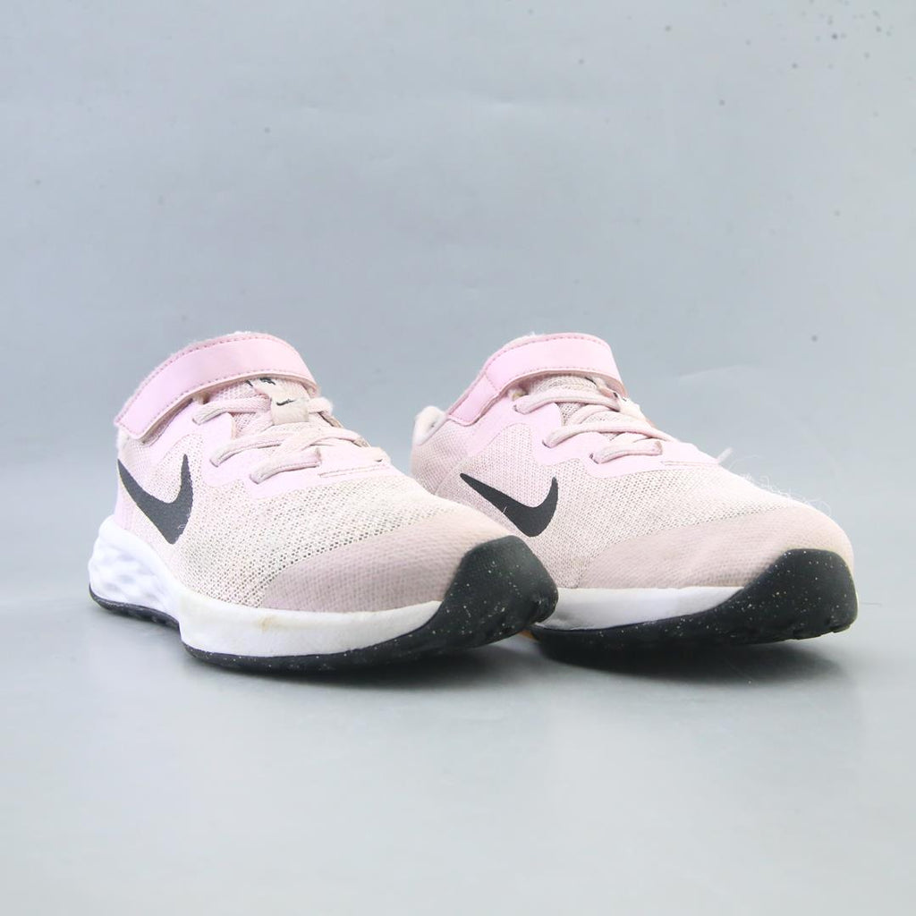 NIKE REVOLUTION 6