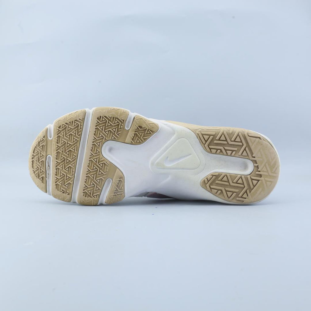 NIKE LEGEND ESSENTIAL 2
