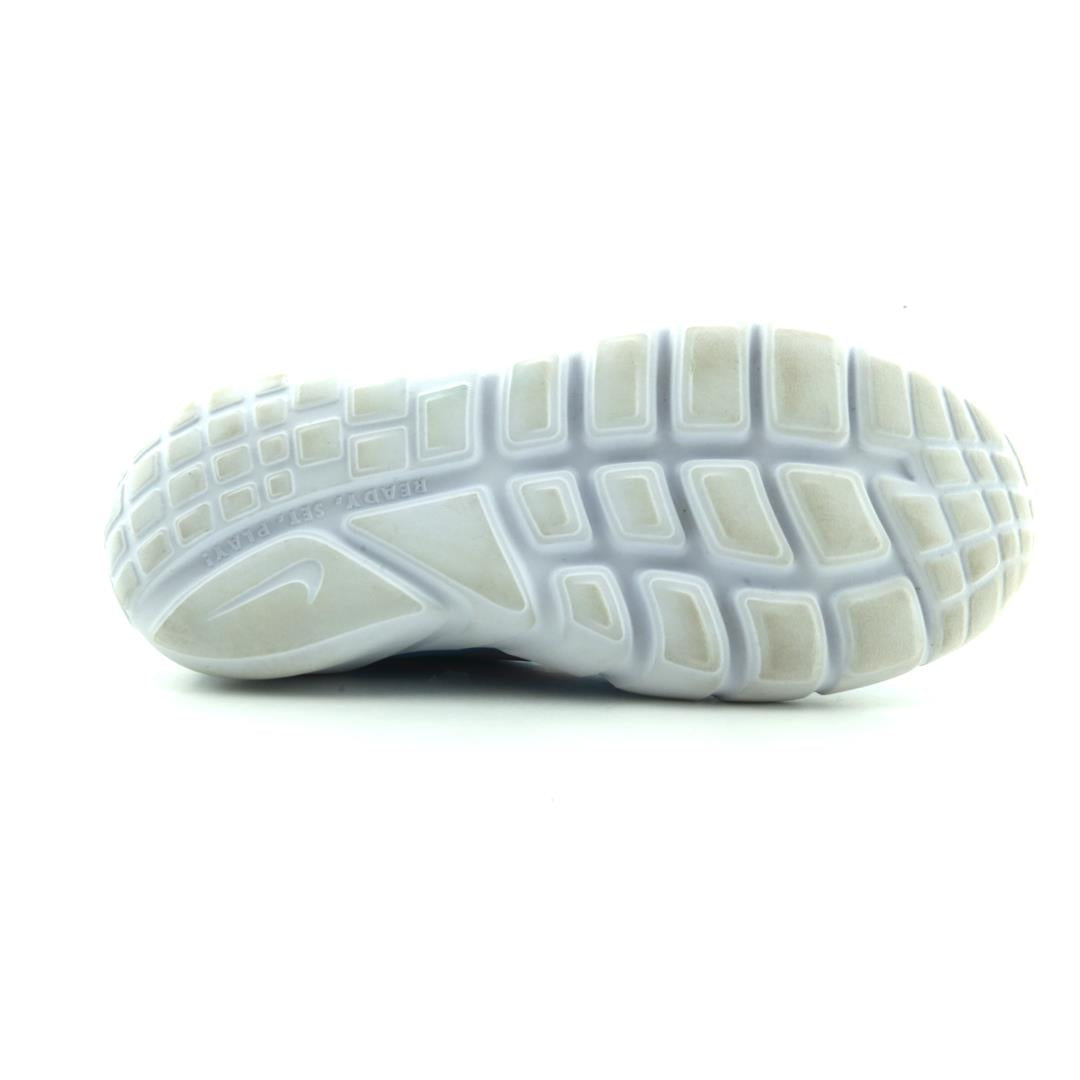 NIKE  FLEX RUNNER 2