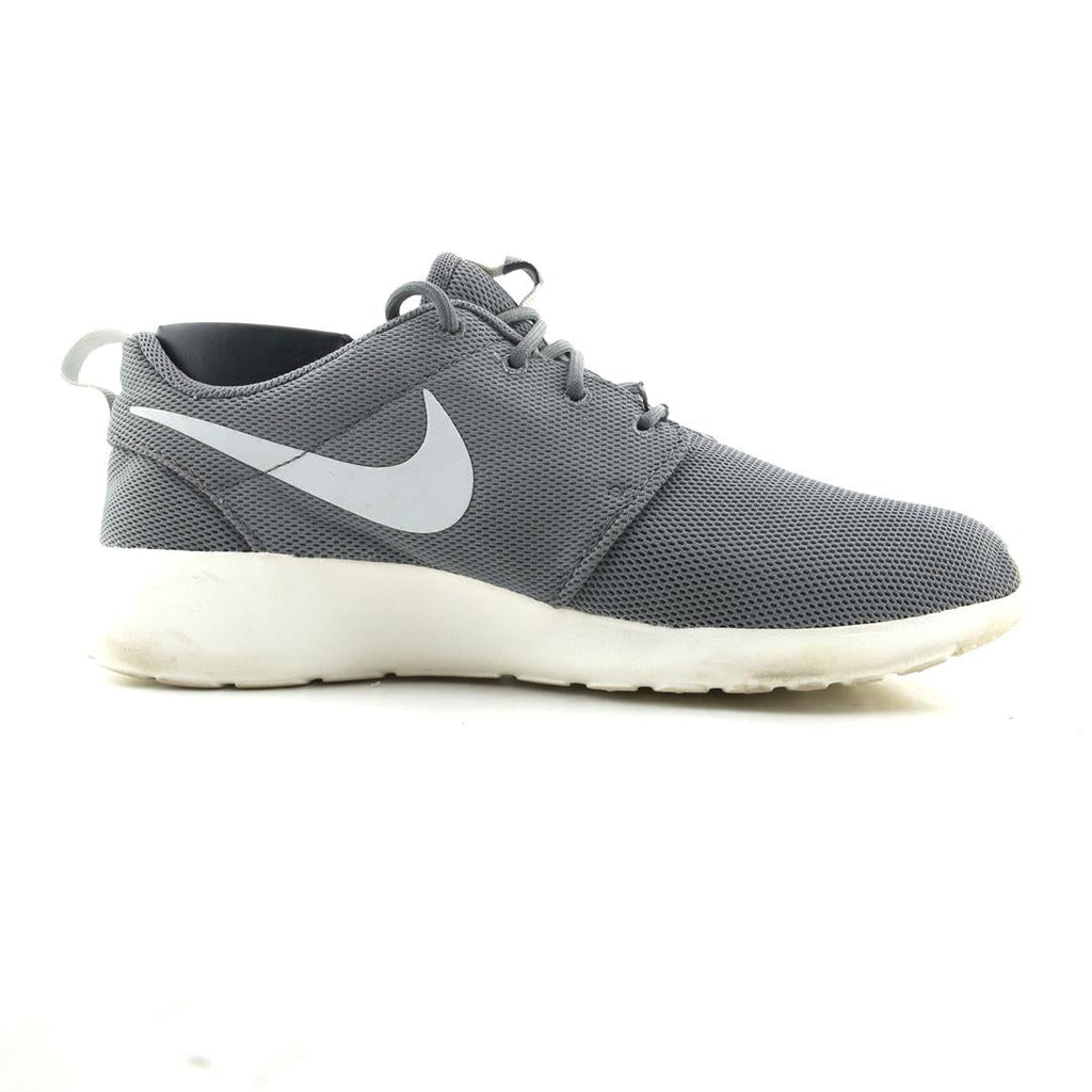 NIKE ROSHE ONE