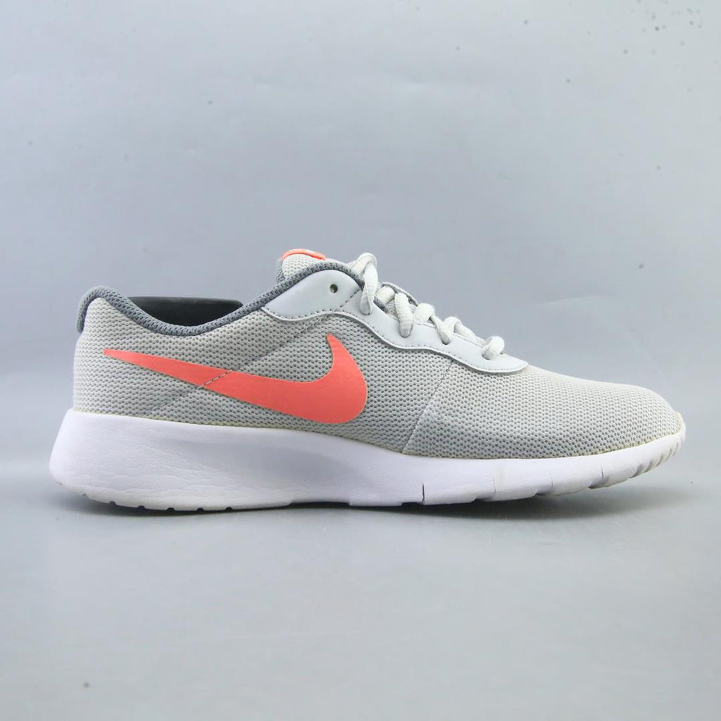 NIKE TANJUN