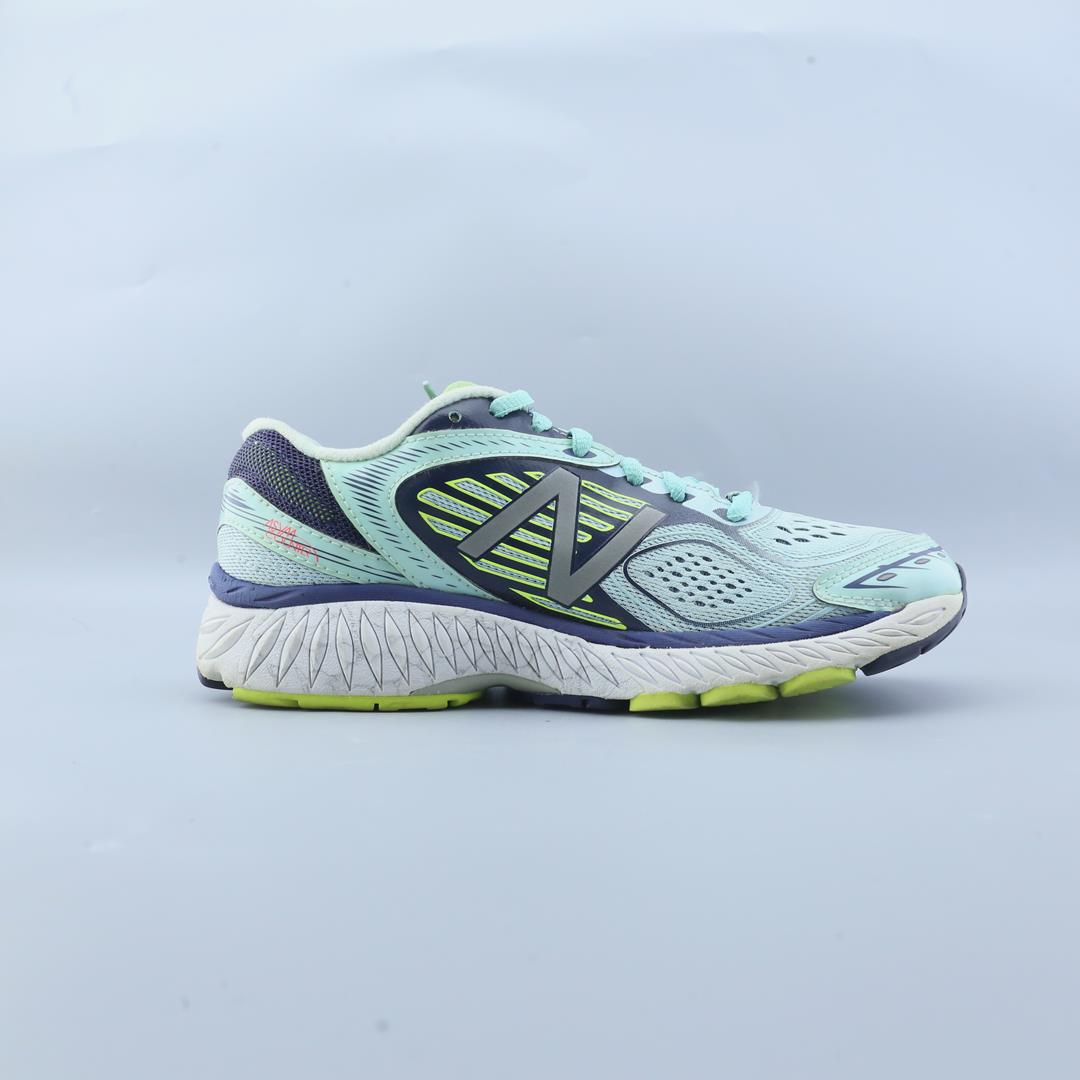 NEW BALANCE 860V7