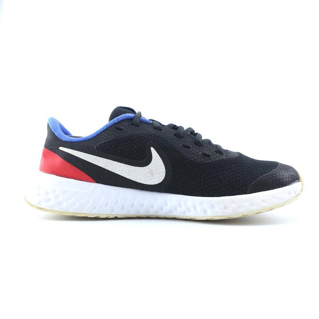 NIKE REVOLUTION 5