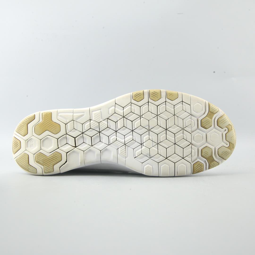 NIKE  FREE  TR FIT 5
