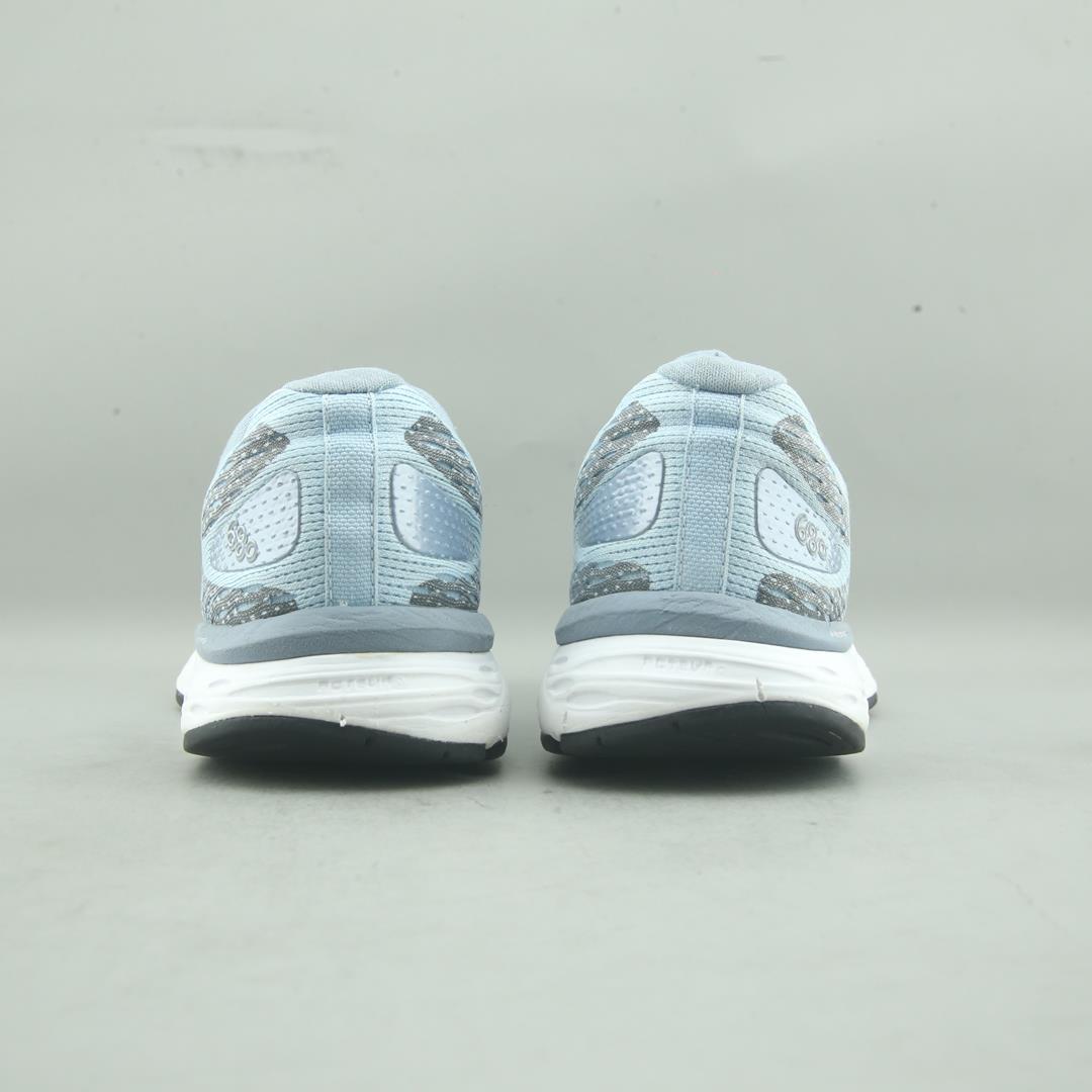 NEW BALANCE 680V6
