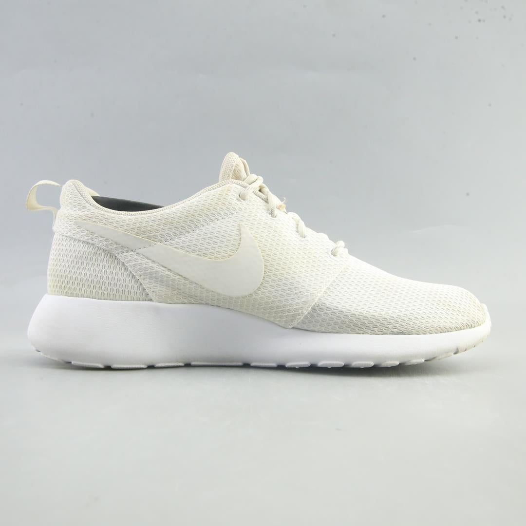 NIKE ROSHE ONE