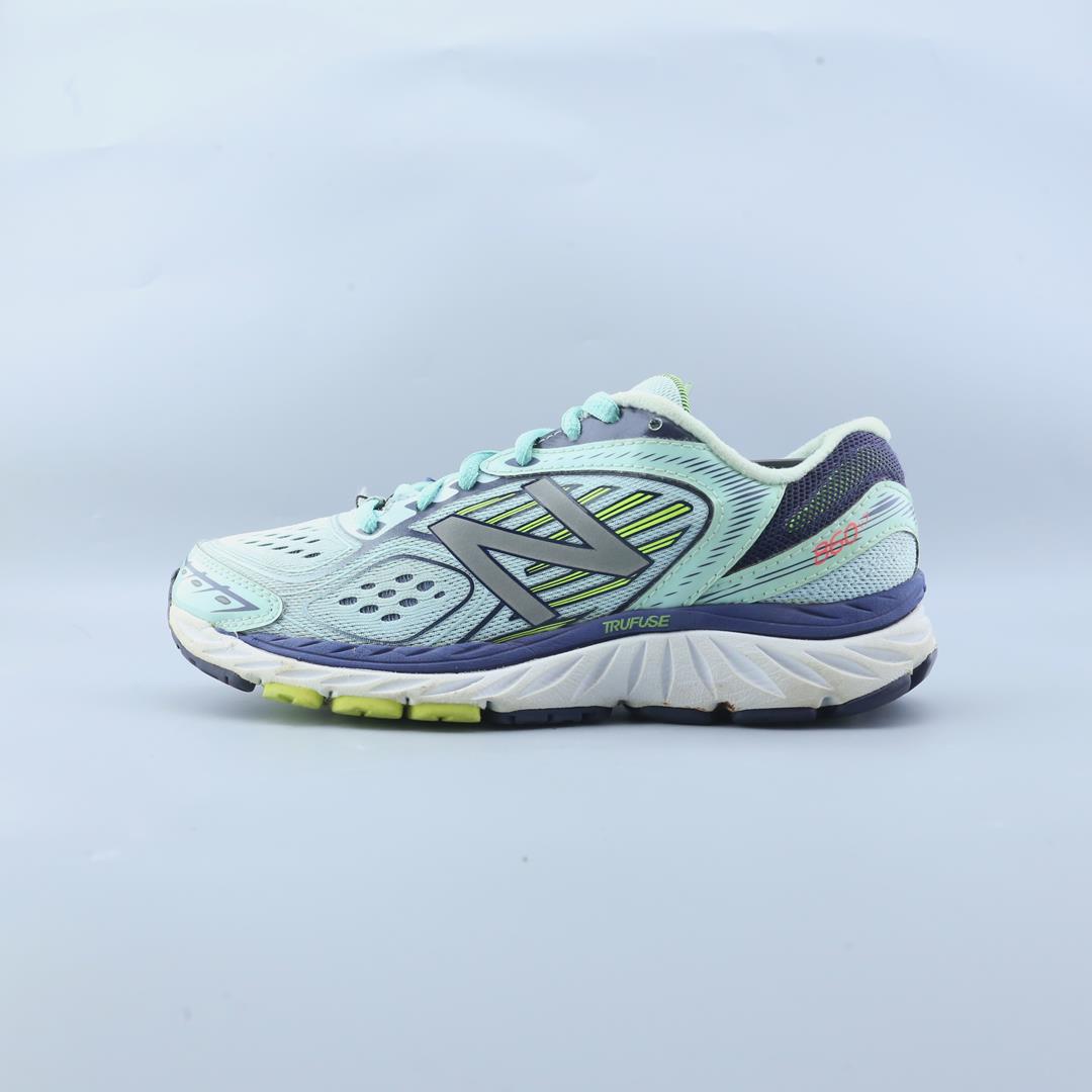 NEW BALANCE 860V7