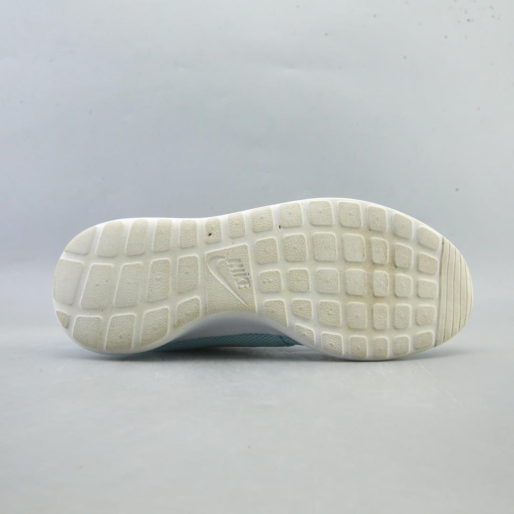 NIKE ROSHE ONE