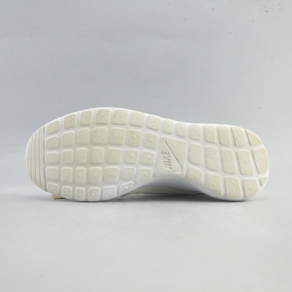 NIKE ROSHE ONE