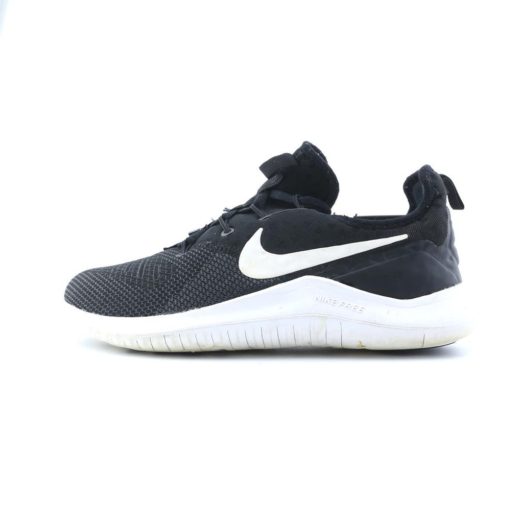 NIKE FREE TR 8