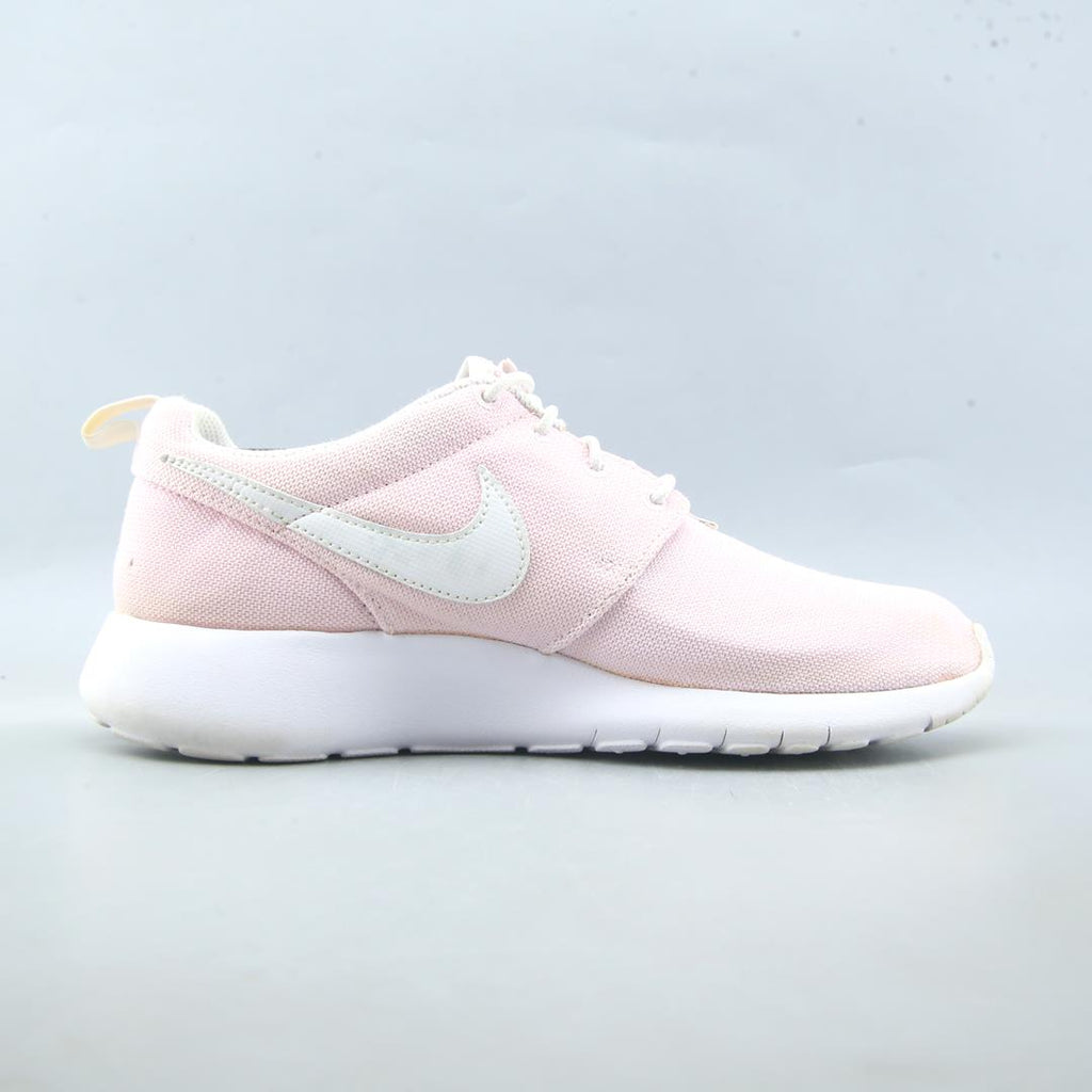NIKE ROSHE ONE