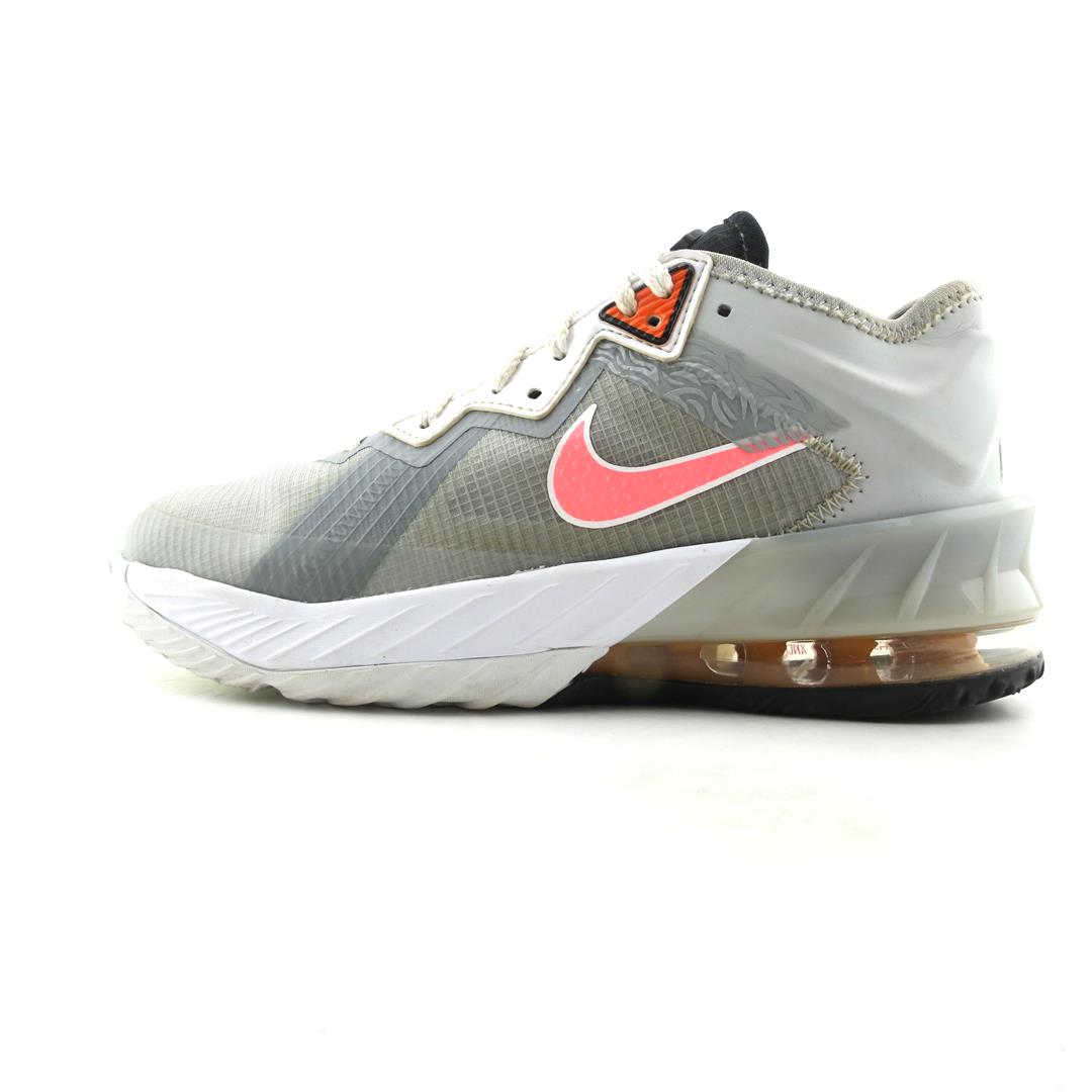 NIKE LEBRON 18 LOW