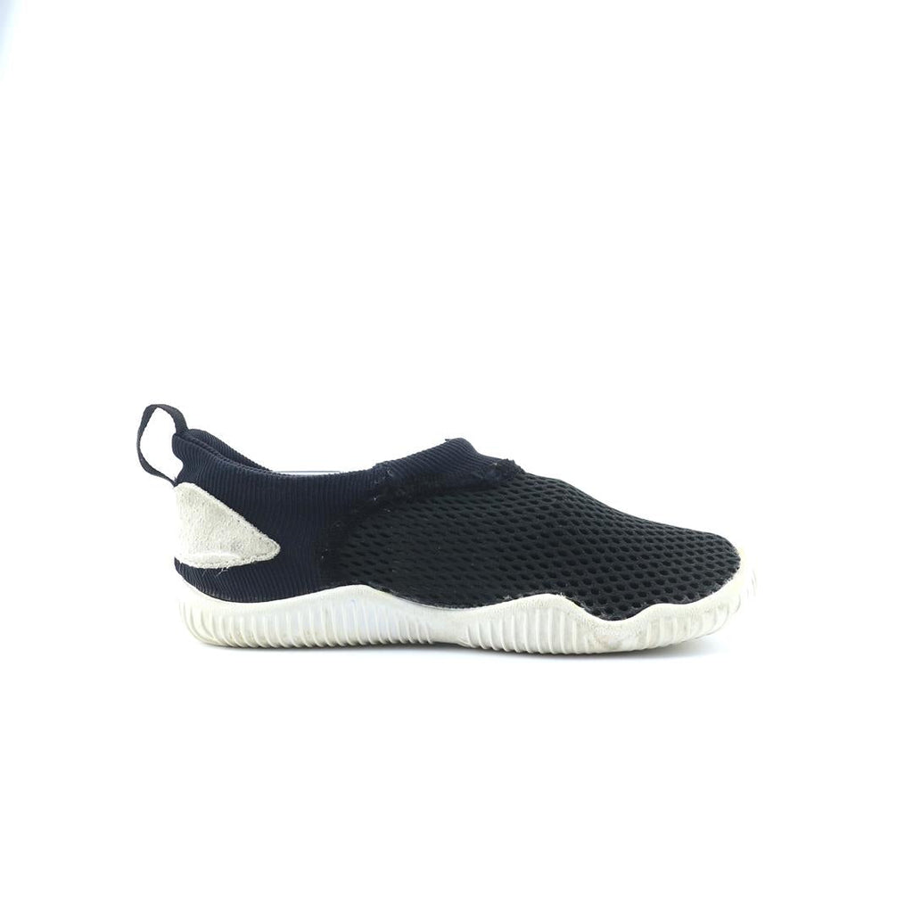 NIKE .