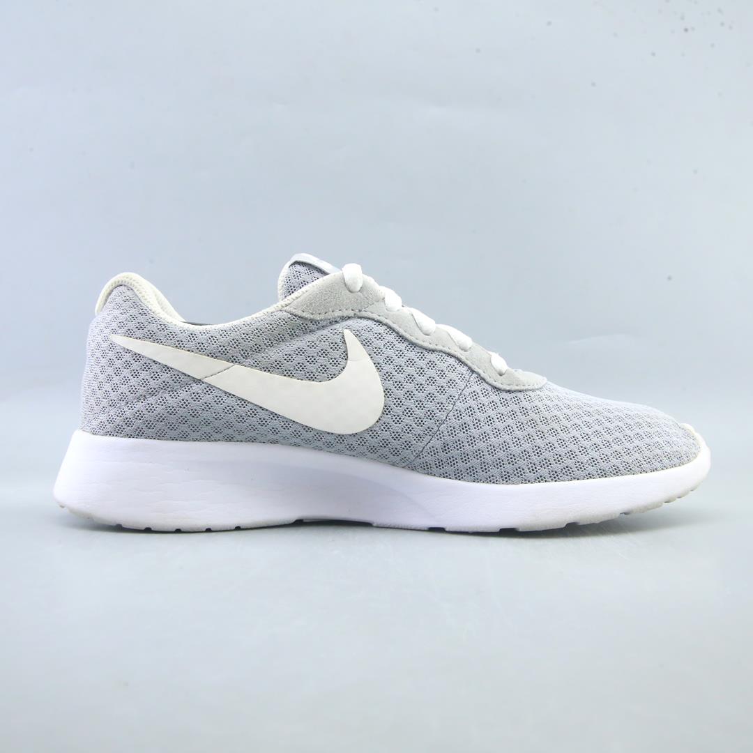 NIKE TANJUN