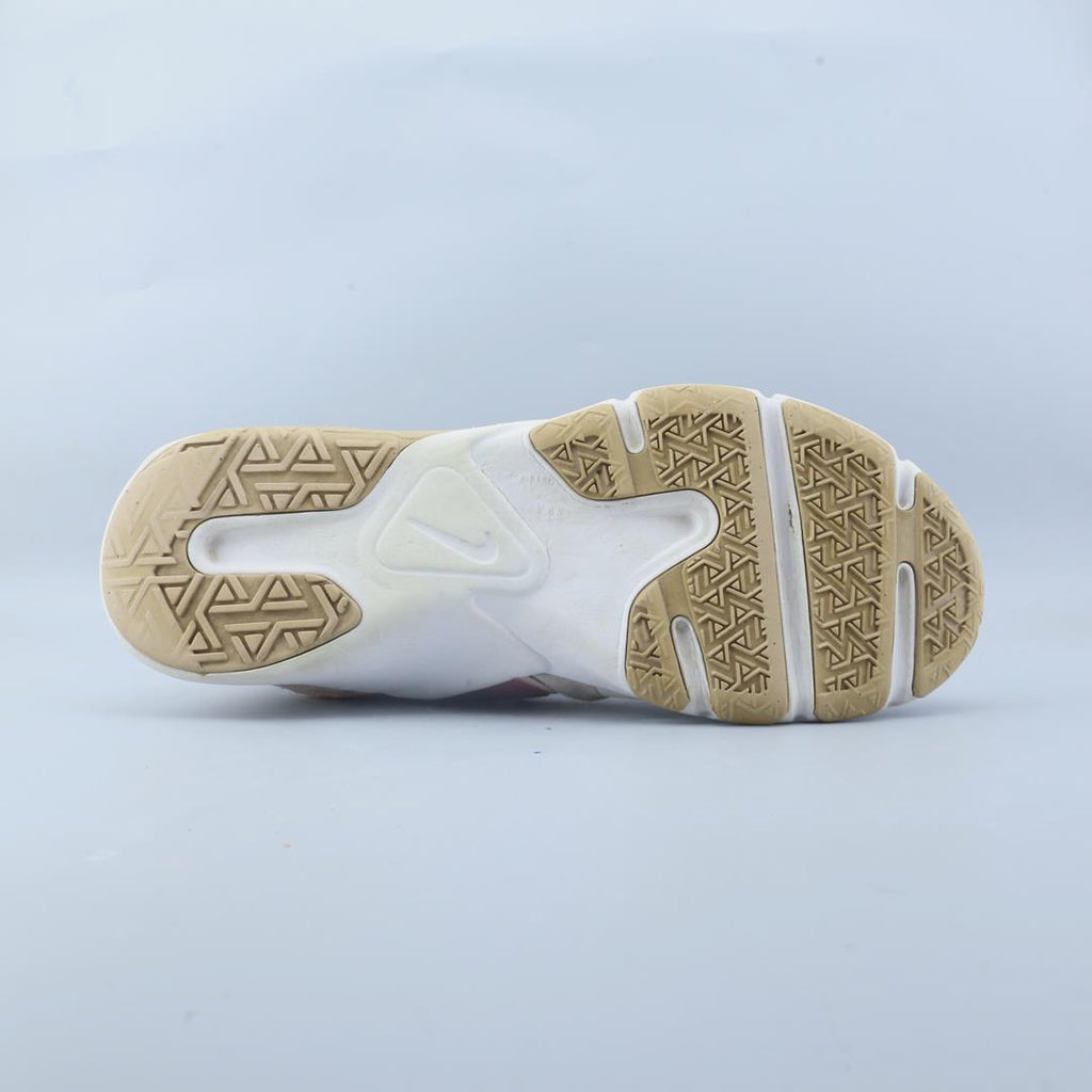 NIKE LEGEND ESSENTIAL 2