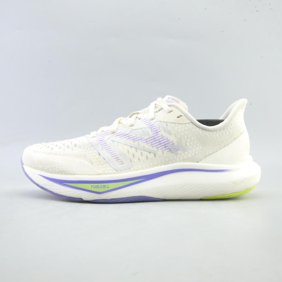 NEW BALANCE FUELCELL REBEL V3