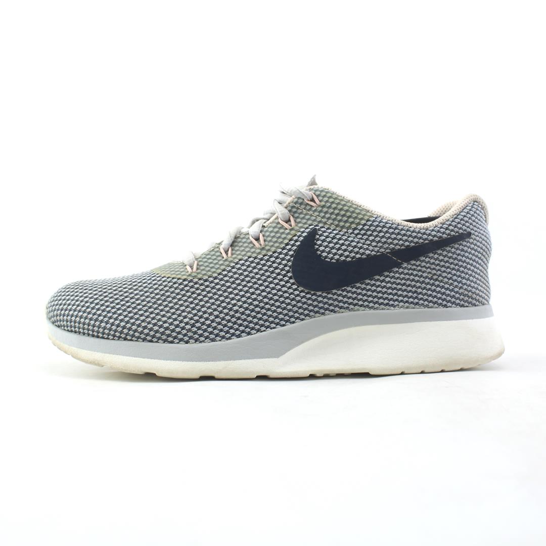 NIKE TANJUN