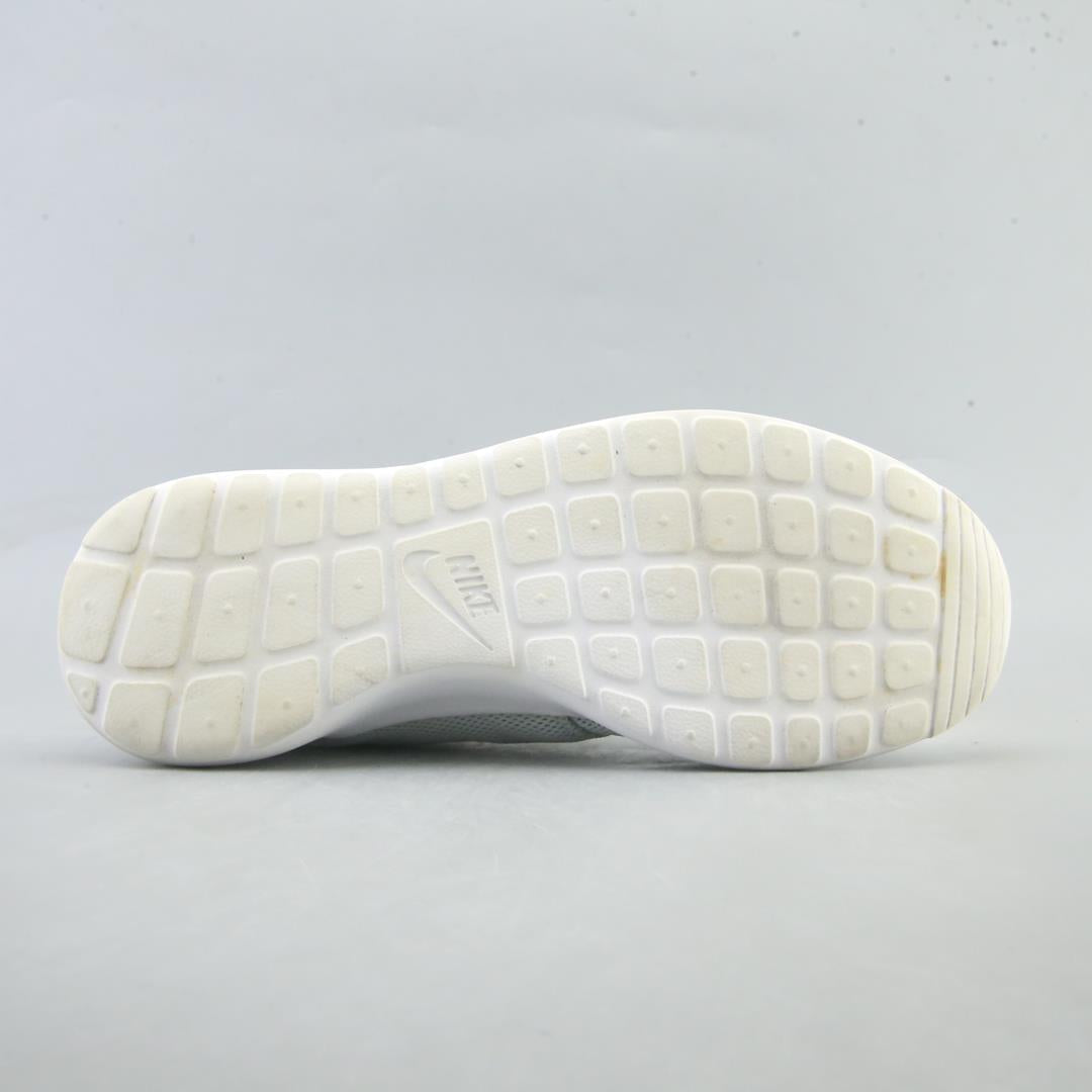 NIKE ROSHE ONE