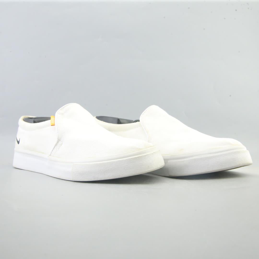 NIKE COURT ROYALE