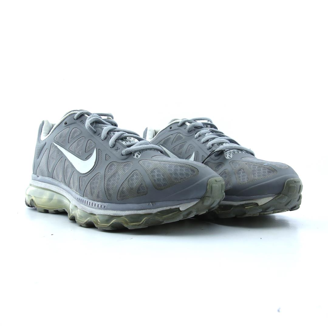 NIKE AIR MAX+ 2011