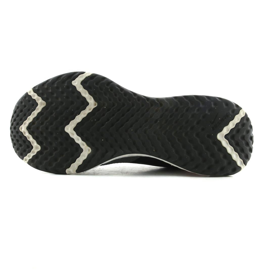 NIKE REVOLUTION 5