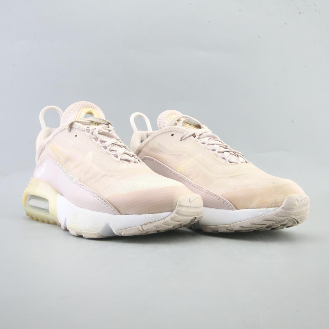 NIKE AIR MAX 2090