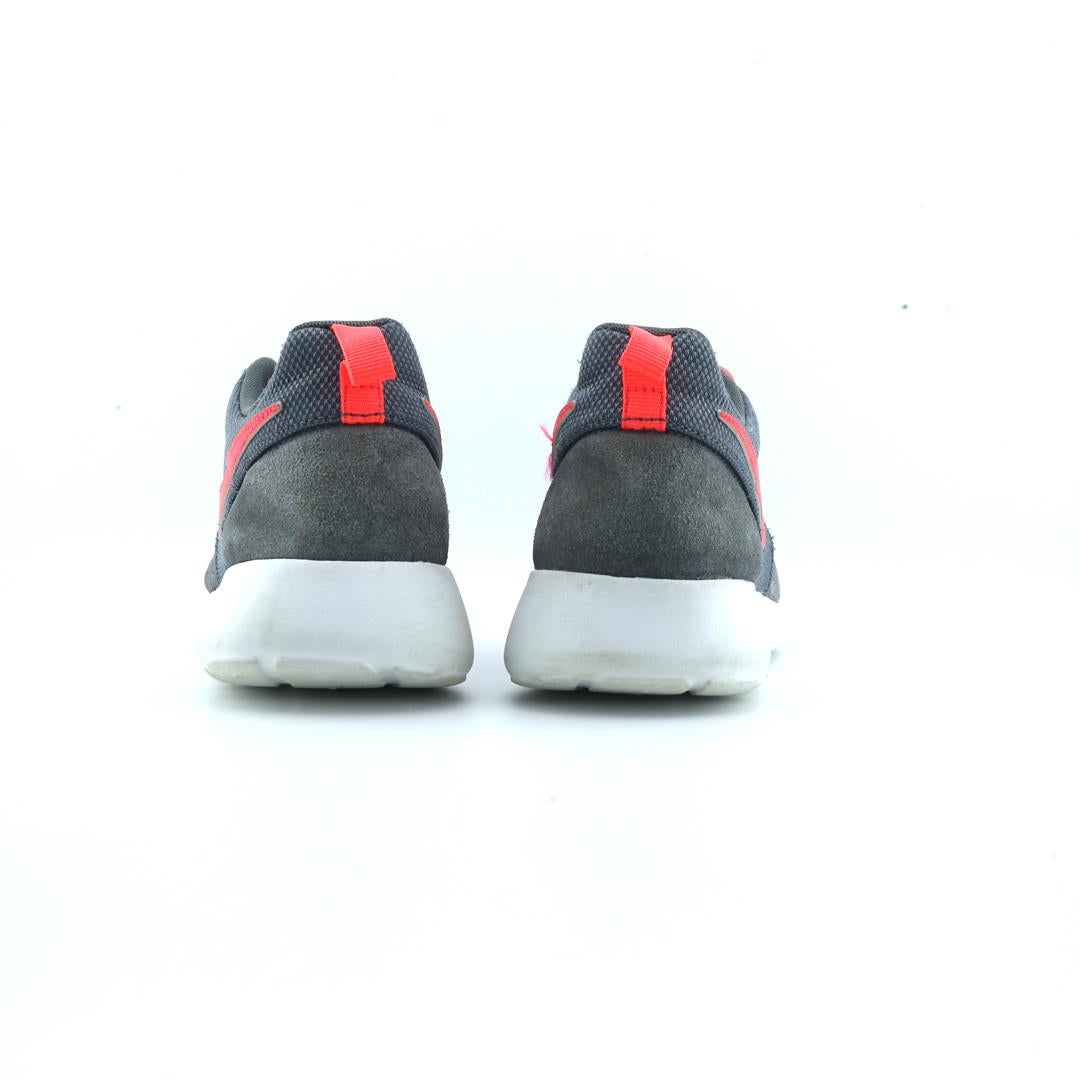 NIKE ROSHE RUN