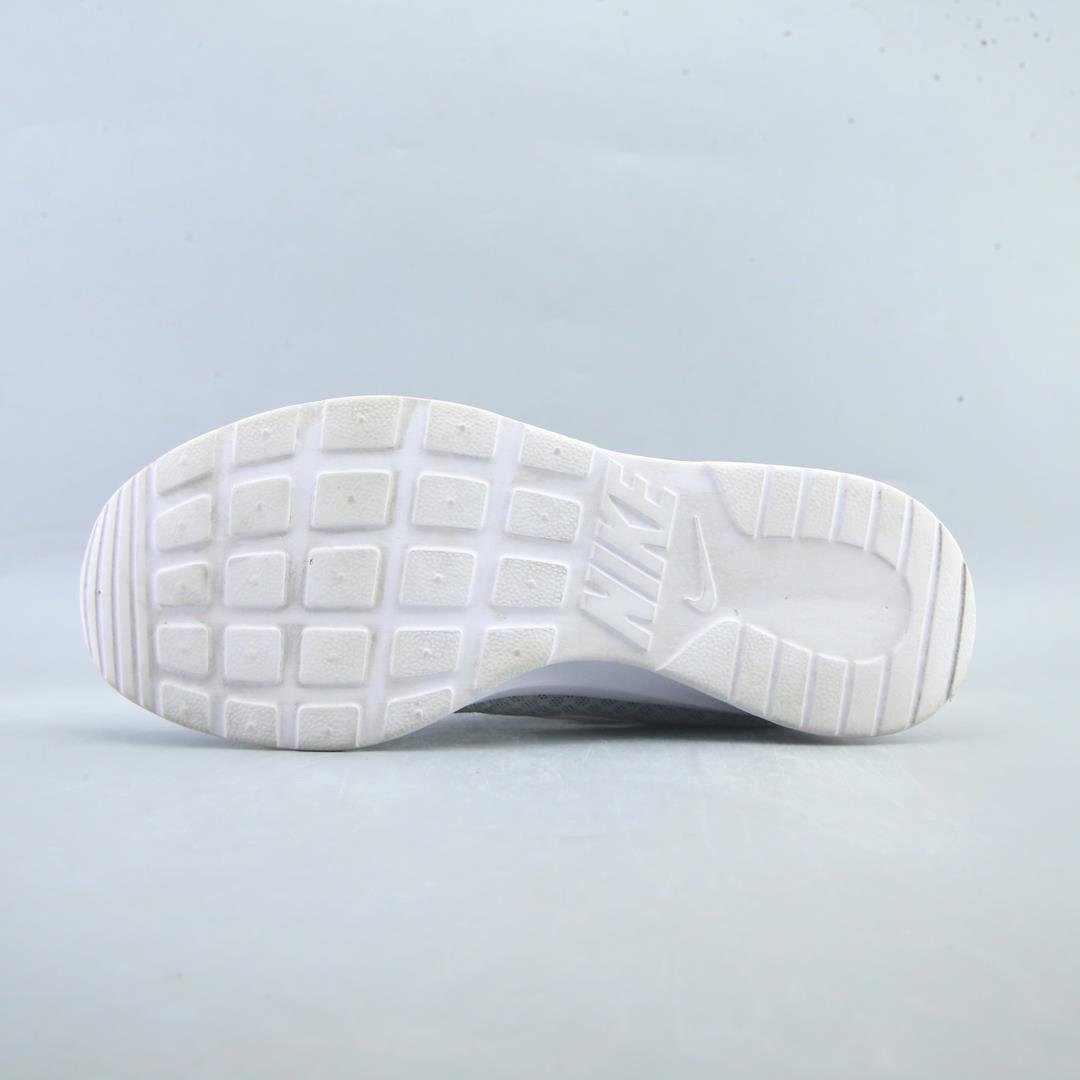 NIKE TANJUN