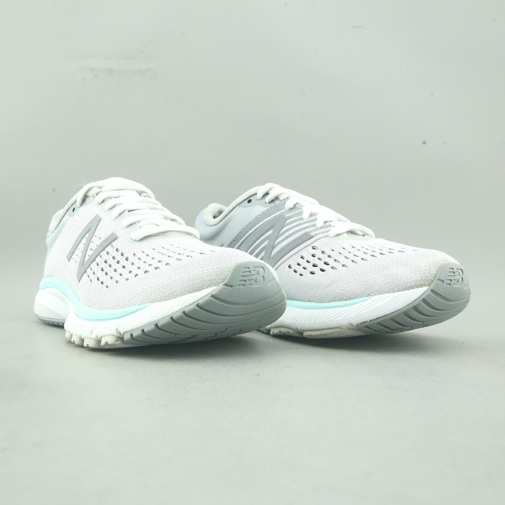 NEW BALANCE 860 V10