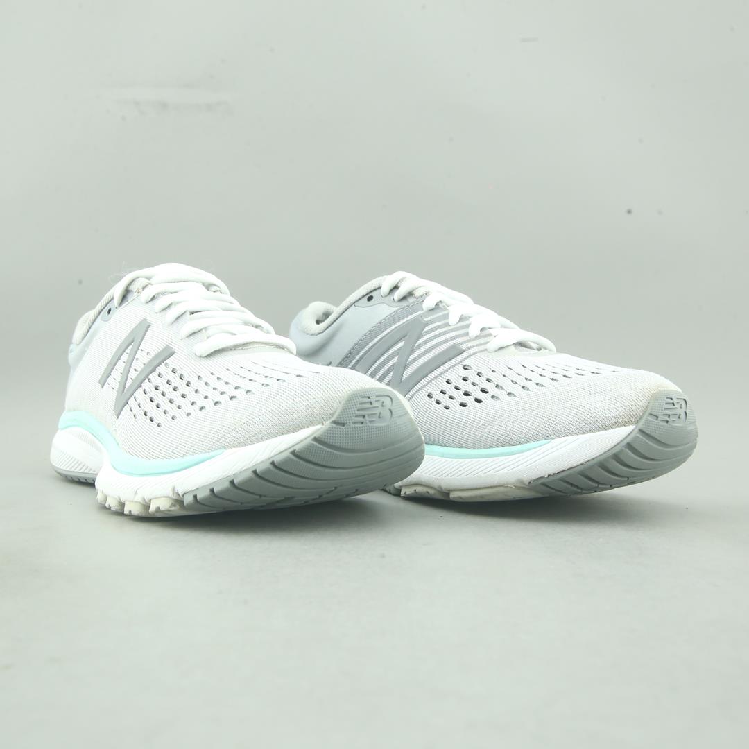 NEW BALANCE 860 V10