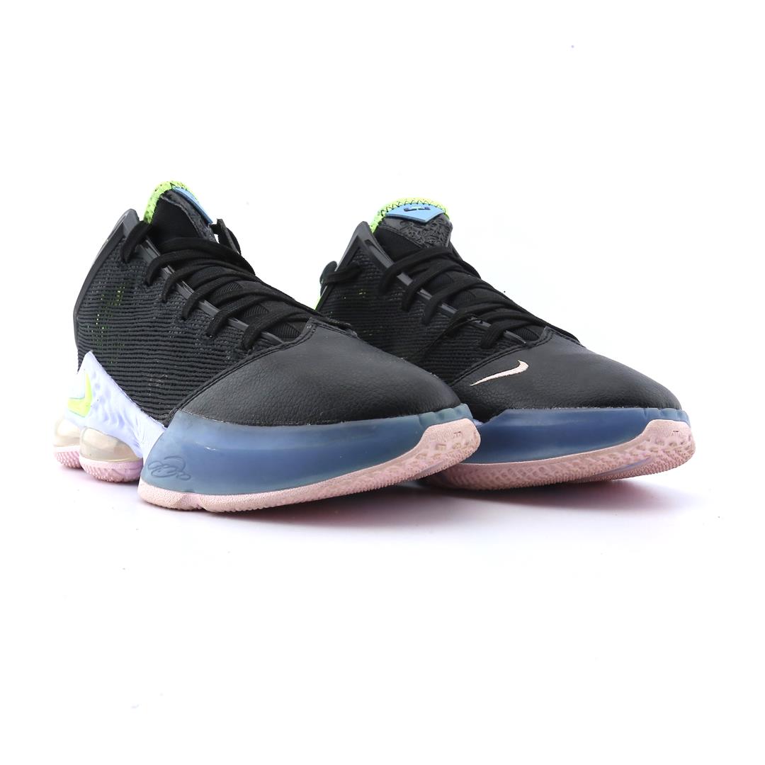 NIKE LEBRON 19 LOW
