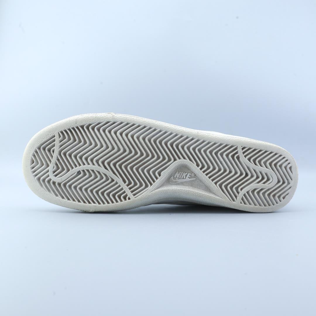 NIKE COURT ROYALE AC