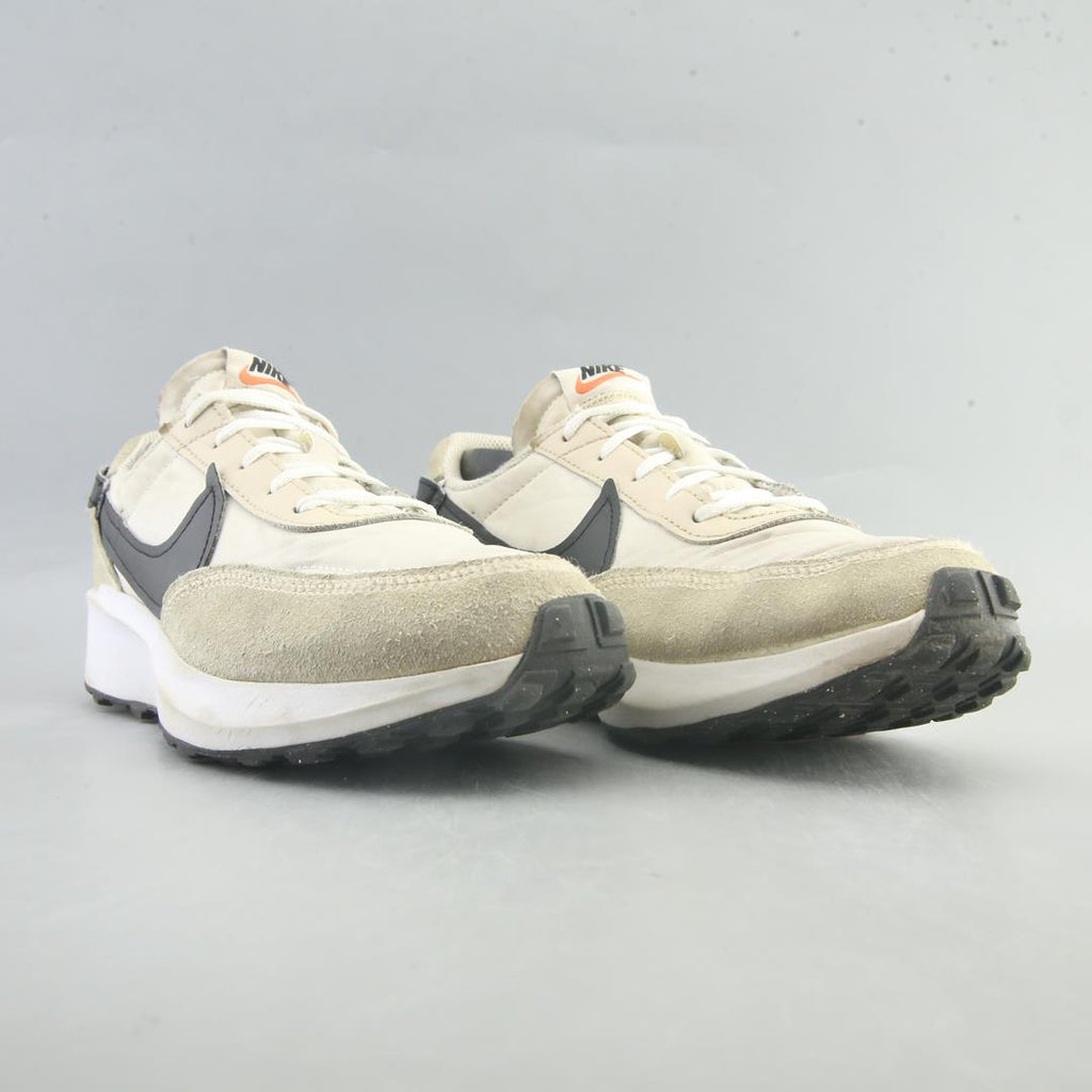 NIKE WAFFLE DEBUT