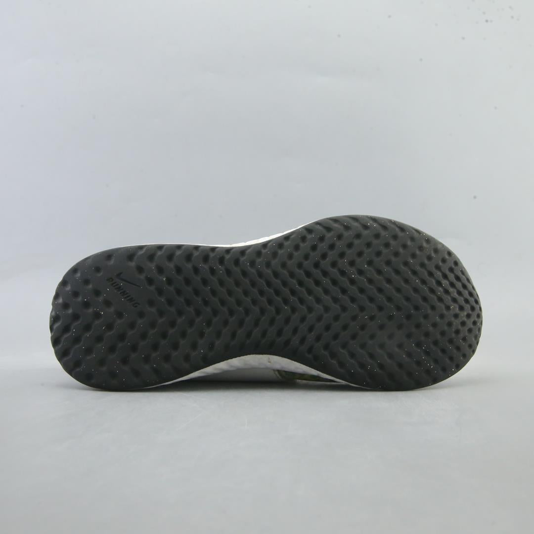 NIKE REVOLUTION 5