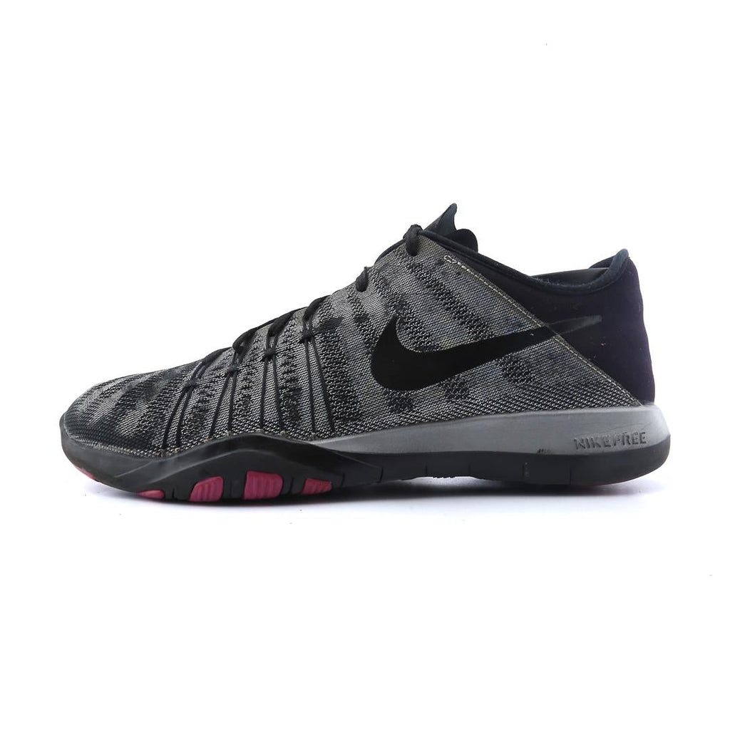NIKE FREE TR 6