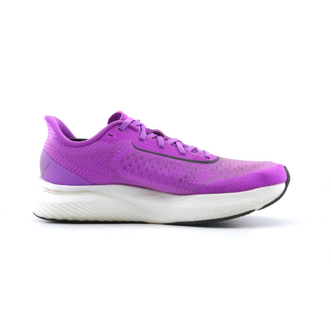 NEW BALANCE FUELCELL REBEL V3