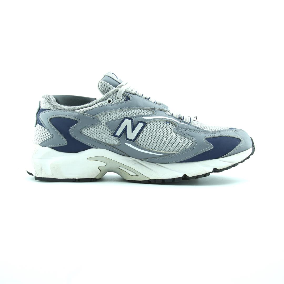NEW BALANCE 725