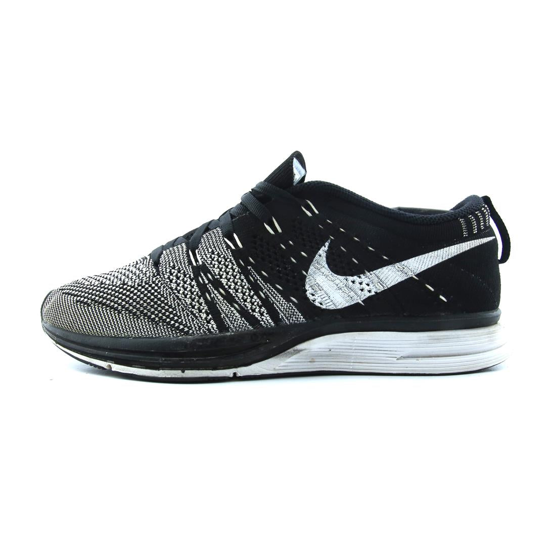 NIKE FLYKNIT TRAINER