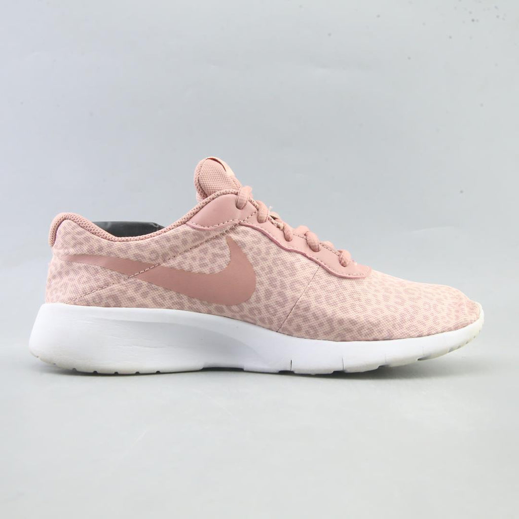 NIKE TANJUN